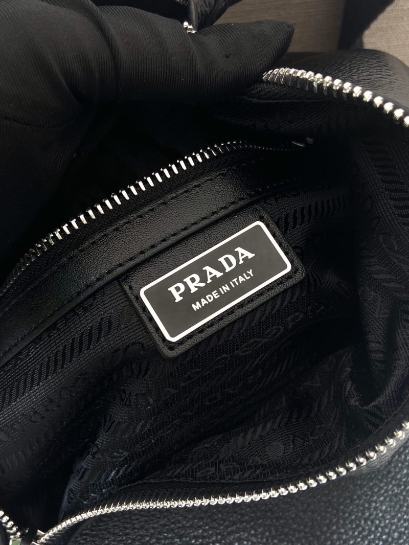 Pra*a waist chest packs
